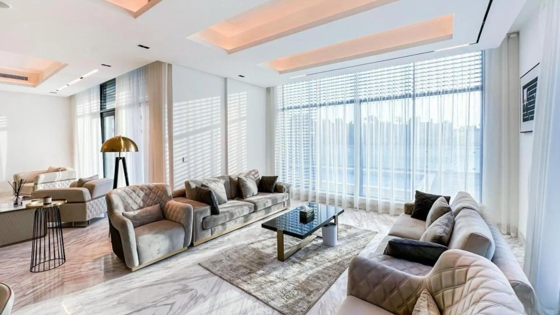 World Class Luxurious 8 Bdr - Villa In Palm Jumeriah Dubaj