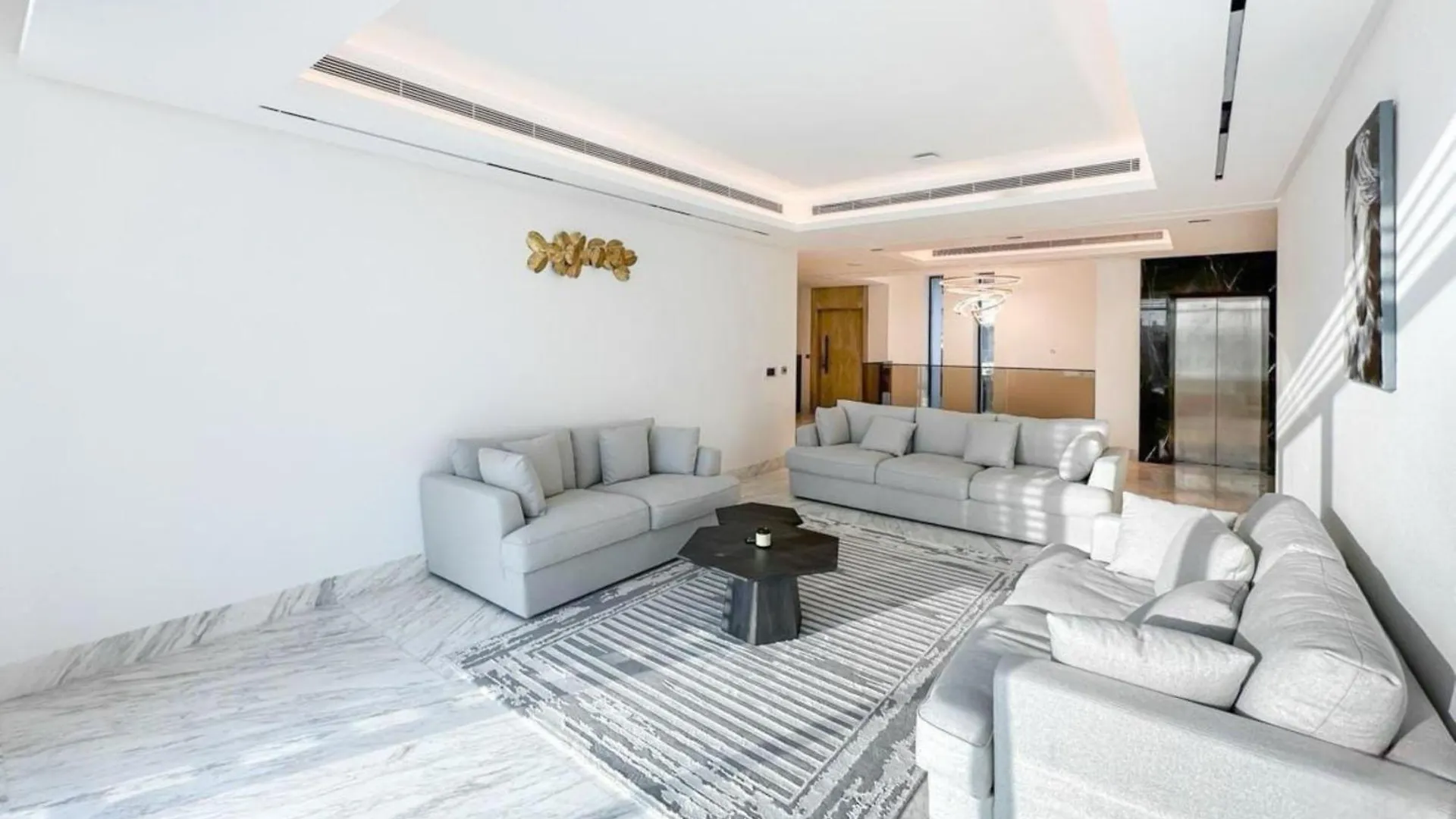 World Class Luxurious 8 Bdr - Villa In Palm Jumeriah Dubaj
