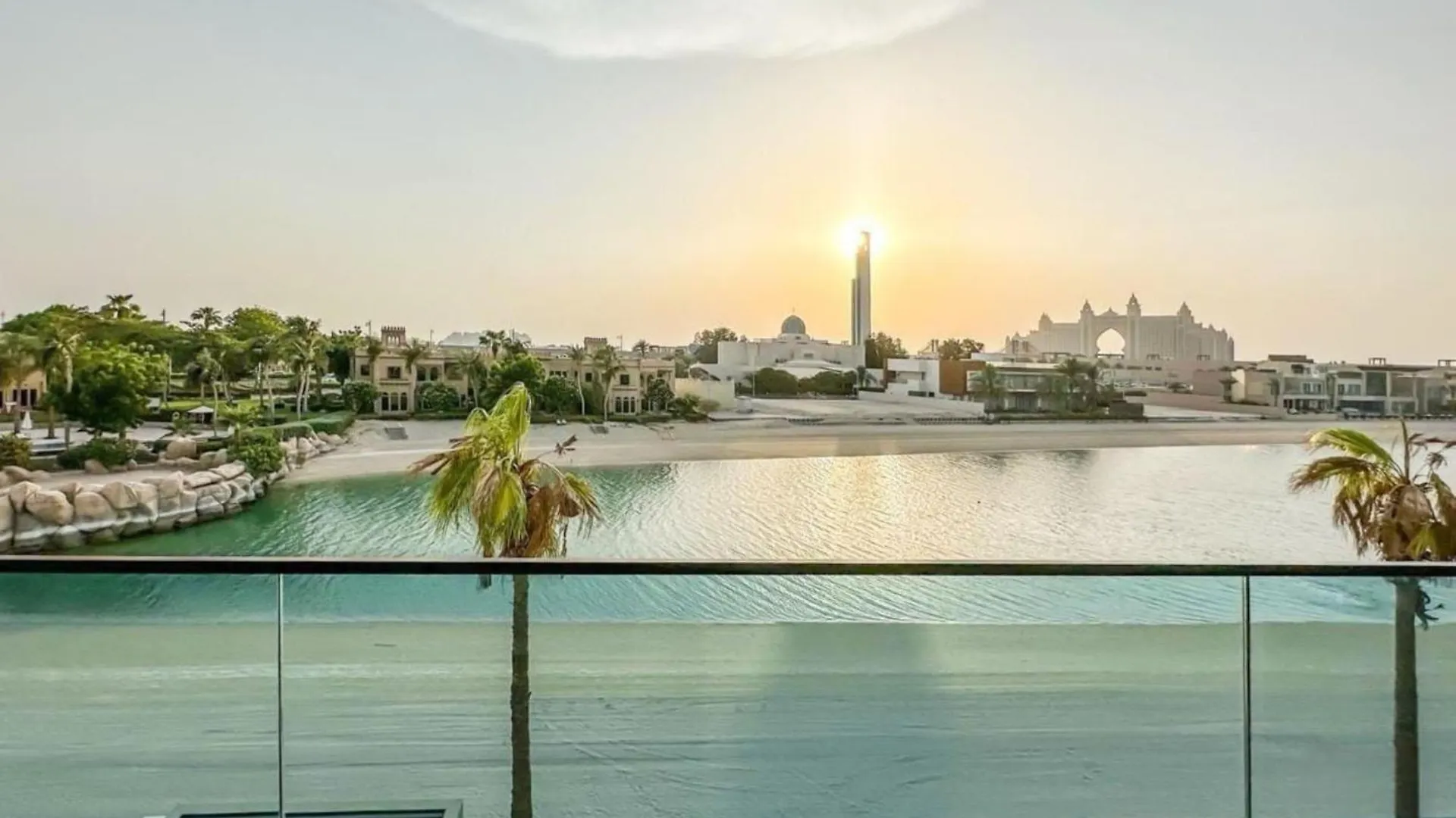 World Class Luxurious 8 Bdr - Villa In Palm Jumeriah Dubaj