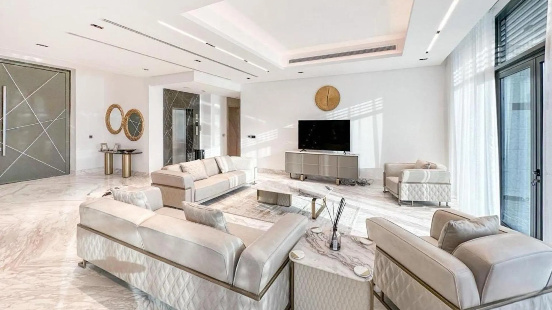 World Class Luxurious 8 Bdr - Villa In Palm Jumeriah Dubaj