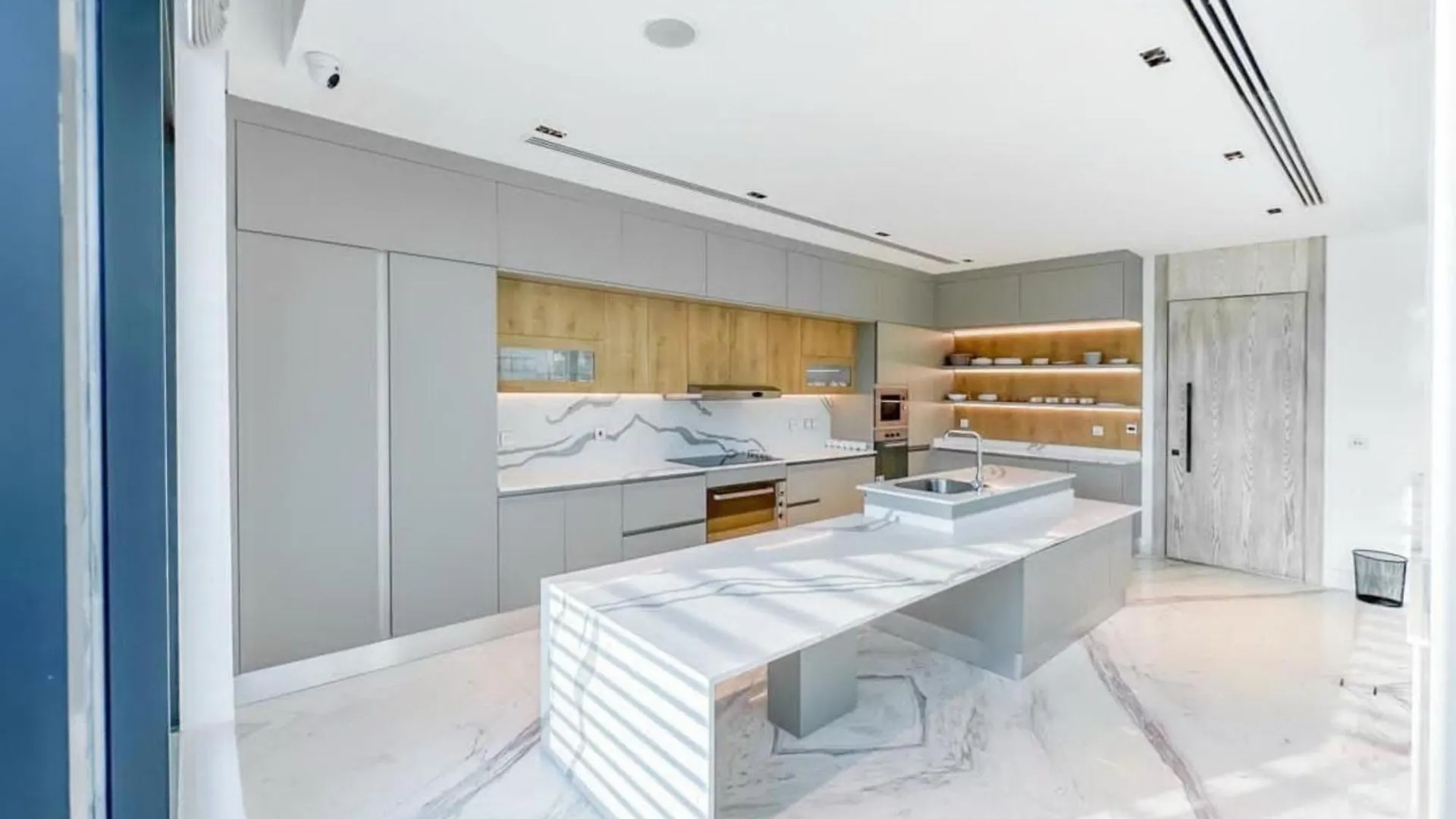 World Class Luxurious 8 Bdr - Villa In Palm Jumeriah Dubaj
