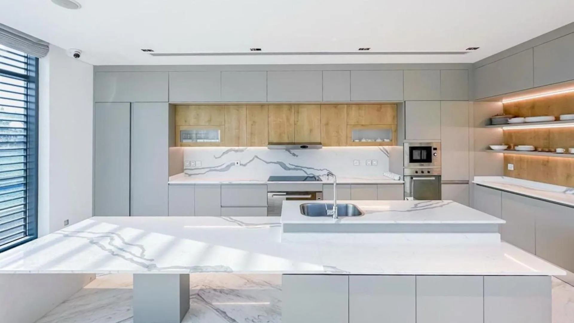 World Class Luxurious 8 Bdr - Villa In Palm Jumeriah Dubaj